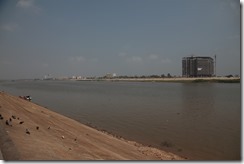 0128 - Vu de la rivière, Phnom Penh