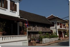 0222 - Luang Prabang, Sur les bords de la rivière Namsa, Maison type coloniale